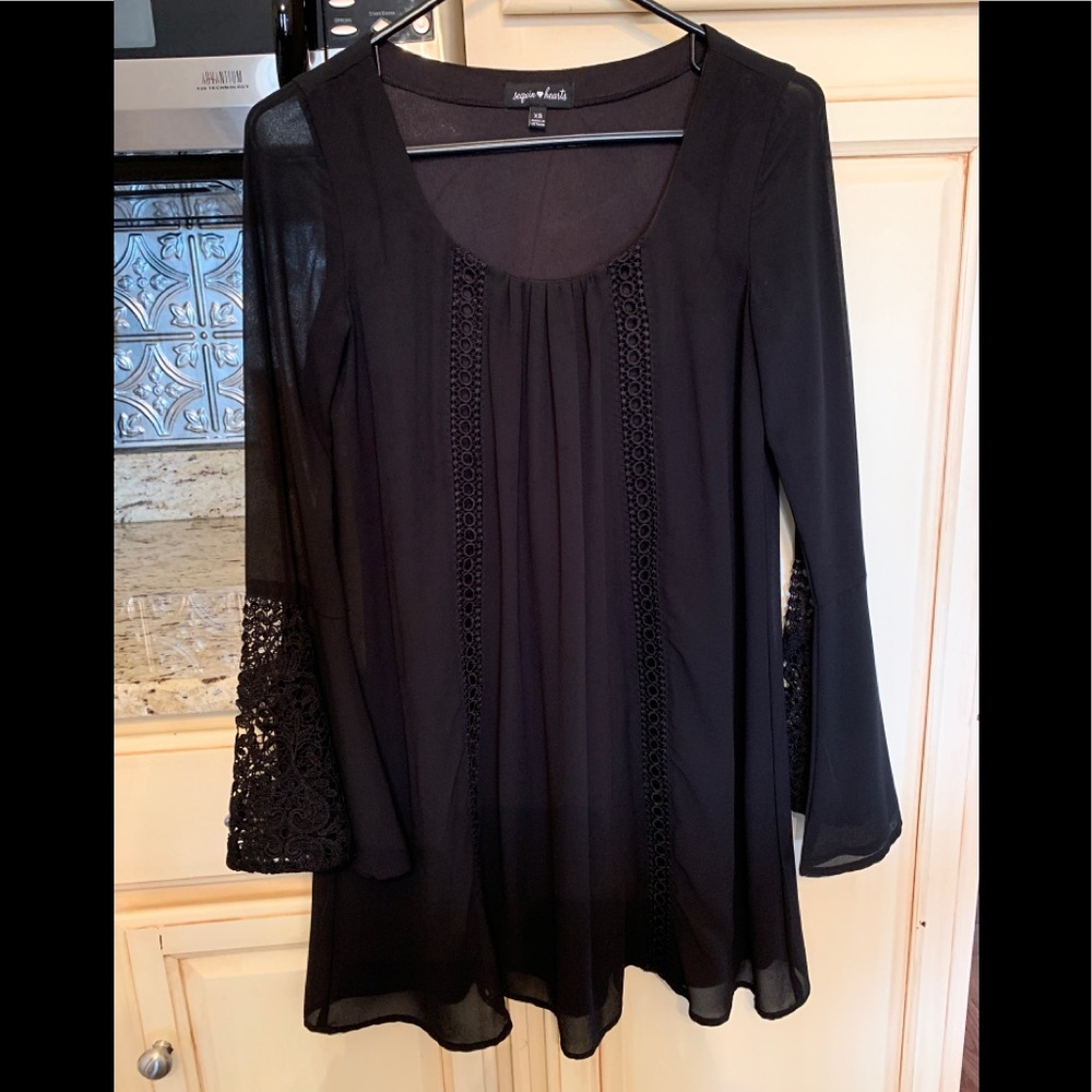 Sequin Hearts black dress xs. Never worn.